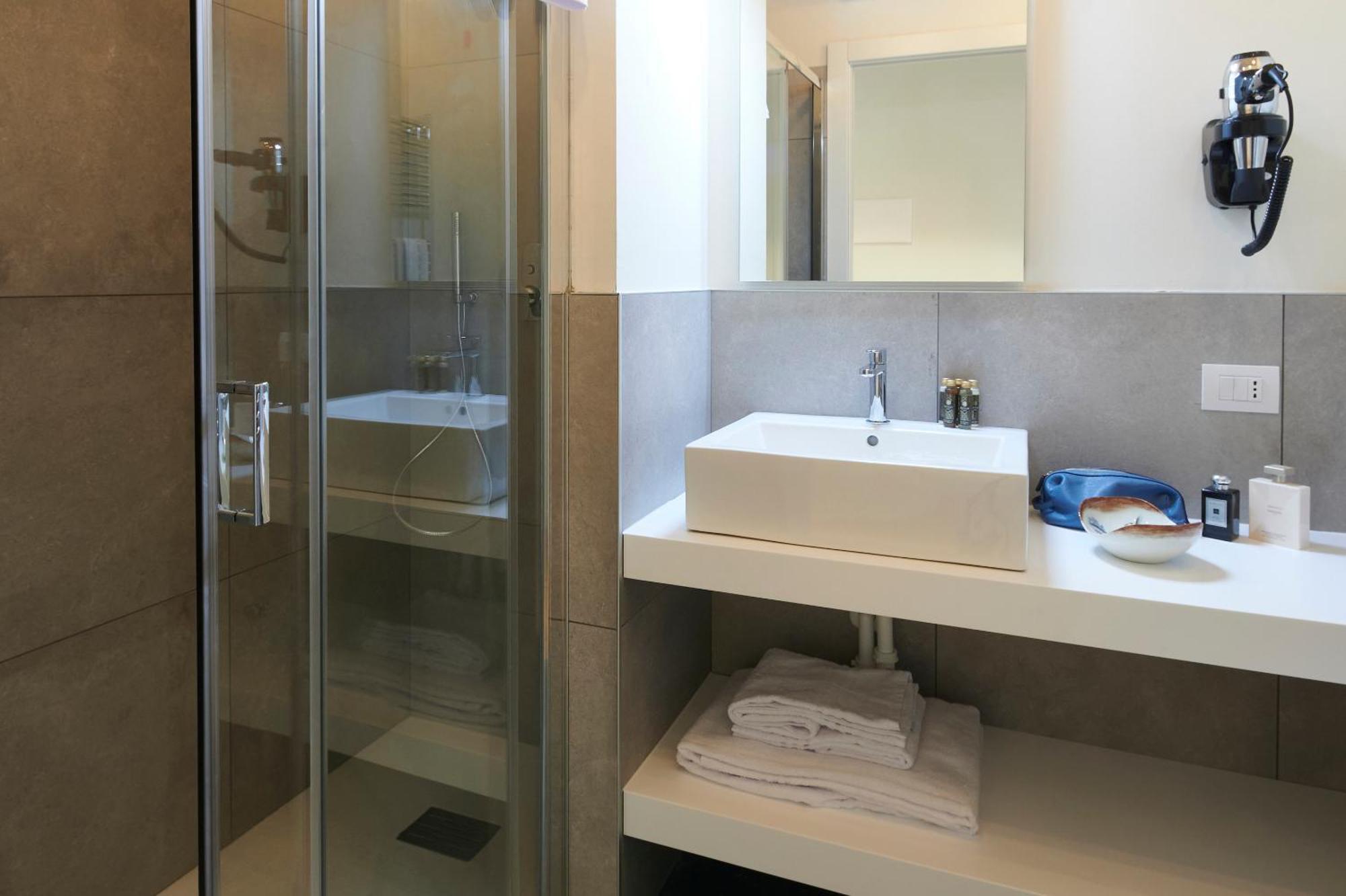 White Ribbon Hotel มิลาน ภายนอก รูปภาพ