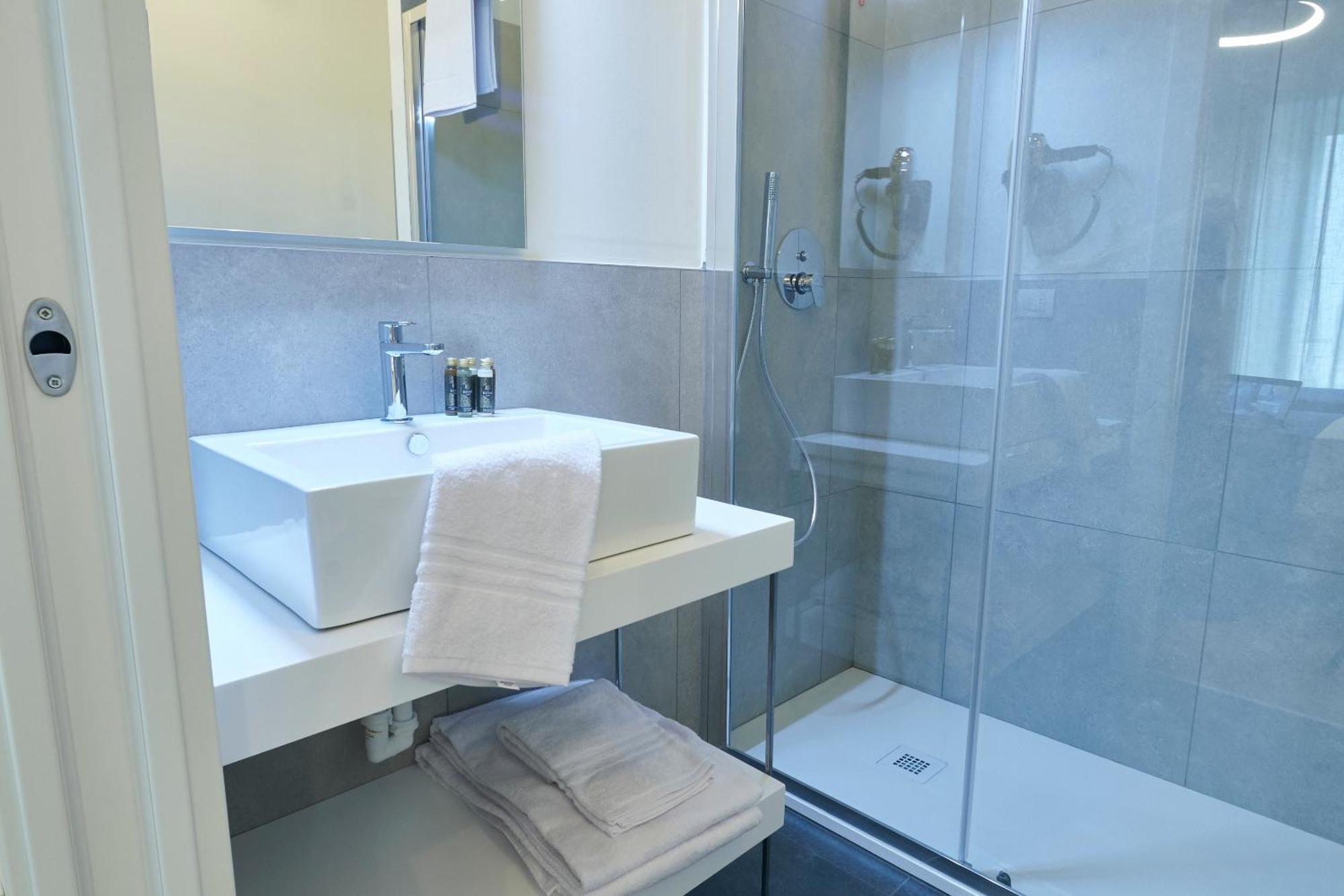 White Ribbon Hotel มิลาน ภายนอก รูปภาพ